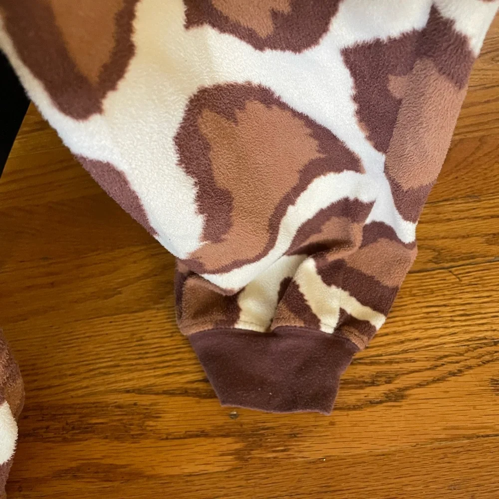 Nick & Nora Giraffe Onesie Sleepwear - Picture 2 of 5